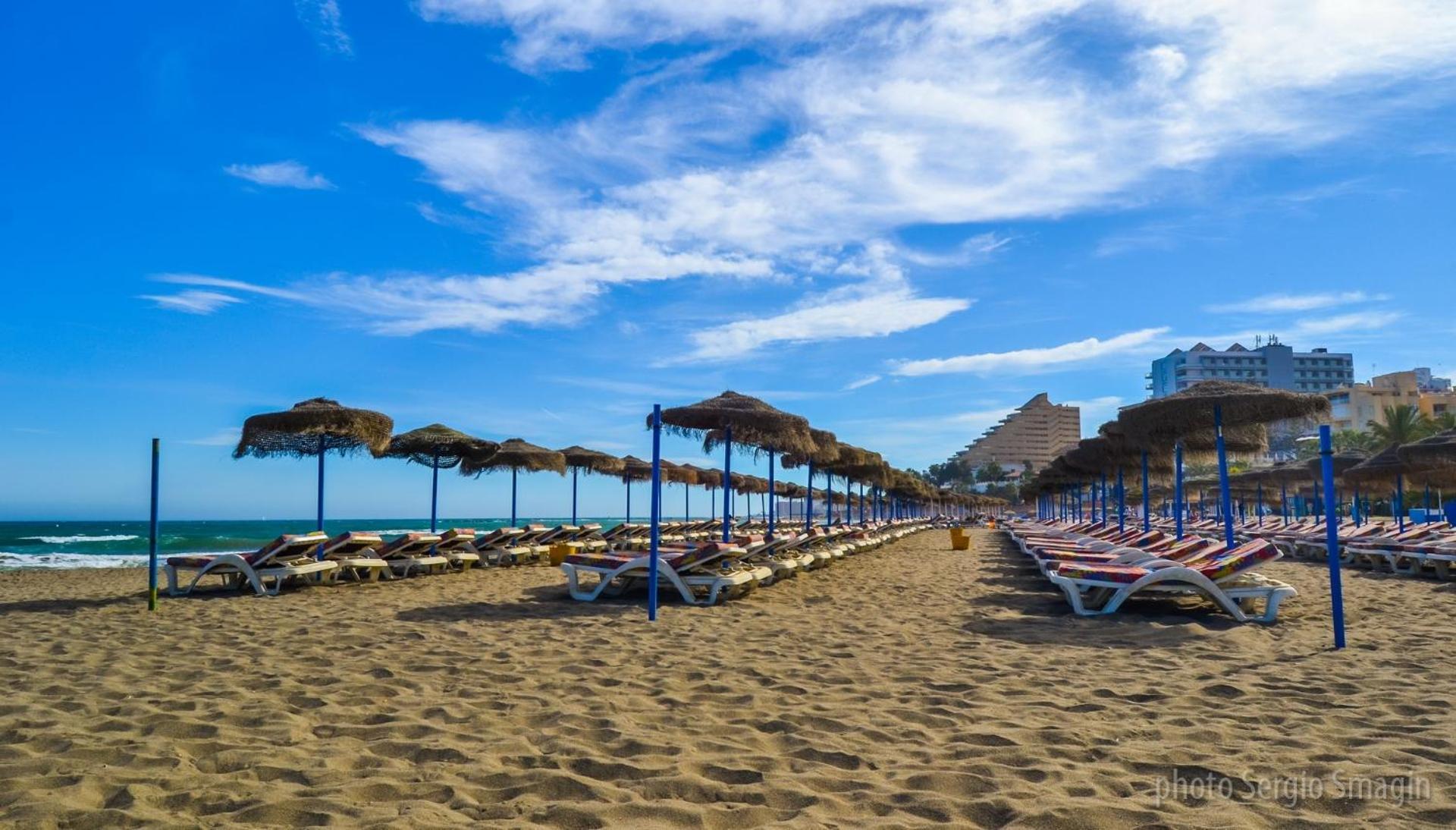 Los Patos I Apartamentos - Segunda Linea De Playa - Parking Gratis - Piscina ベナルマデナ エクステリア 写真